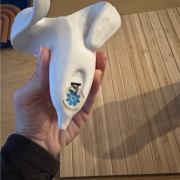 Jonathan Adler White Banana Vase - Picture 4 of 4